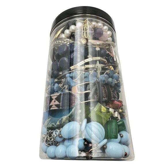 Mystery Jewelry Jar #1063 Wearable Quality Pieces 2lbs Necklace Bracelet Earring - Picture 3 of 4